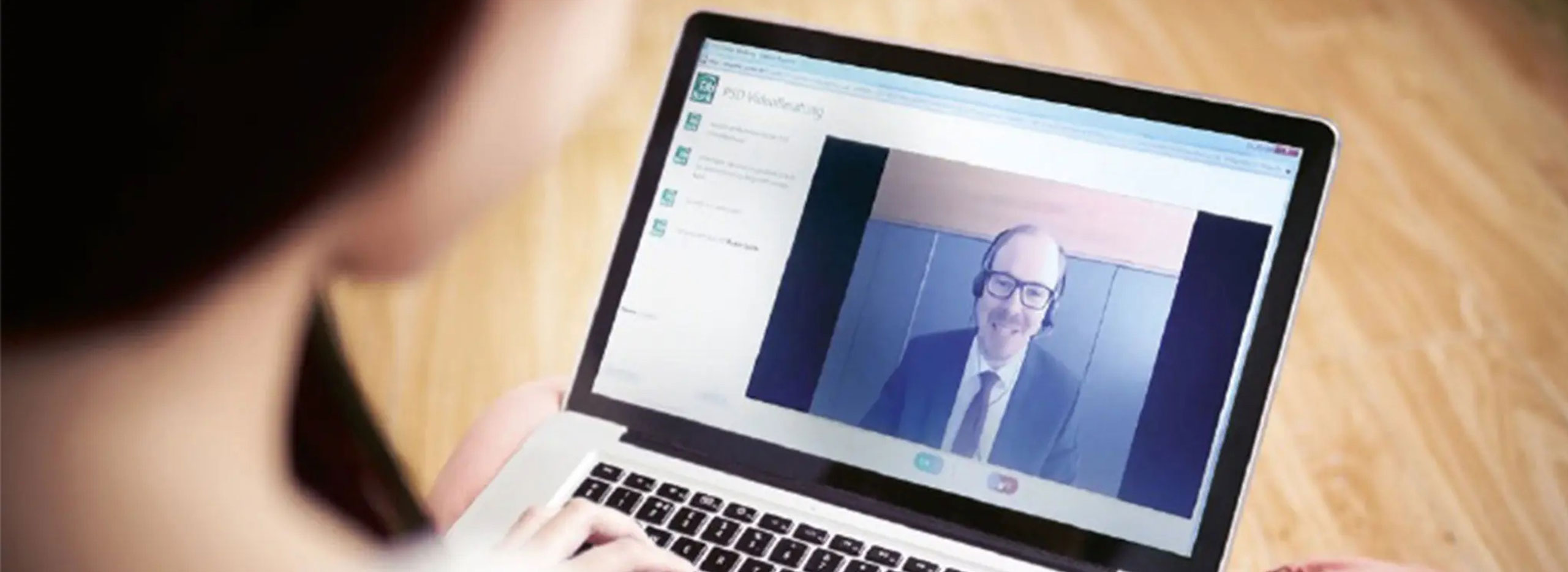 Persönliche Beratung vom Wohnzimmersofa