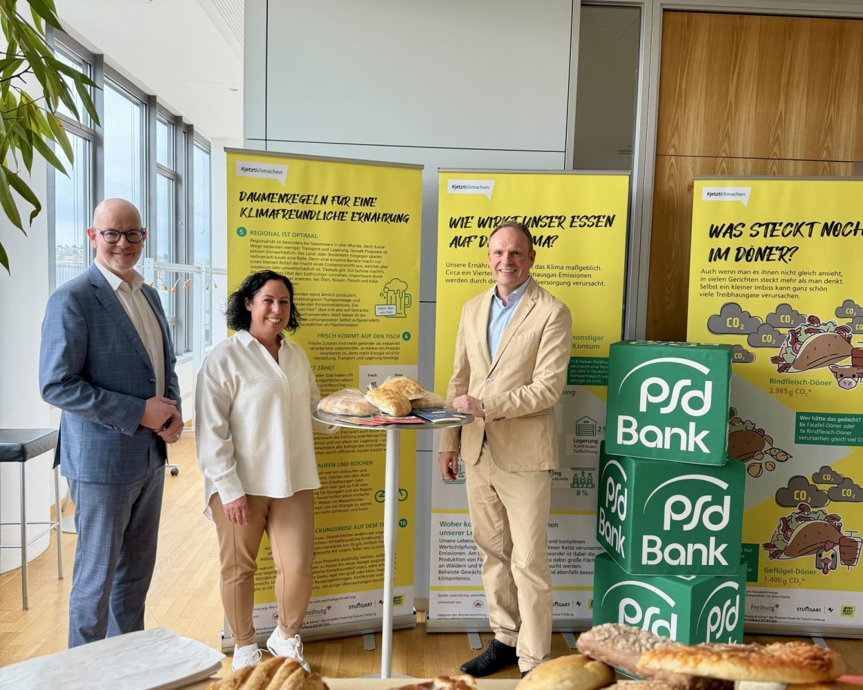 Vorstände und Vorstandsassistentin der PSD Bank